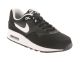 Basket Nike air max 1 junior en cuir et mesh noir et blanc 807602 001.