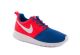 Basket Nike Roshe Run junior en bleu roi et rouge.