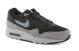 Basket Nike air max 1 essential dame noir et gris 599820 012.